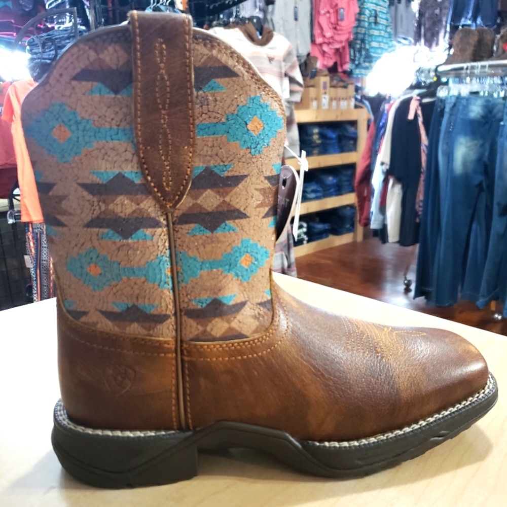 Ariat Women's Anthem Shortie Savanna